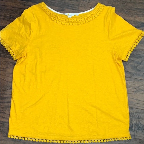 Boden Tops - Women's Yellow Short Sleeve Crochet Trim Tee